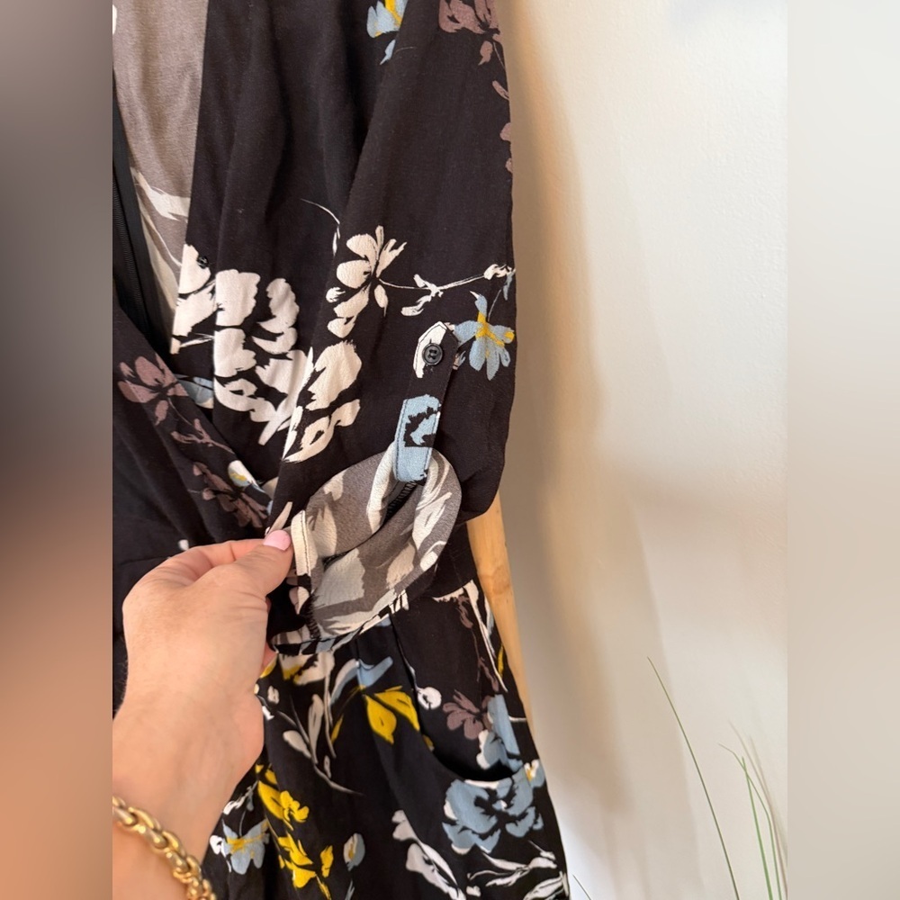Yumi Kim Liz Floral Romper in Love Triangle Black Small - Picture 5 of 8